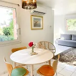 Domaine Du Petit Tournebelle דירה גרואיסאן