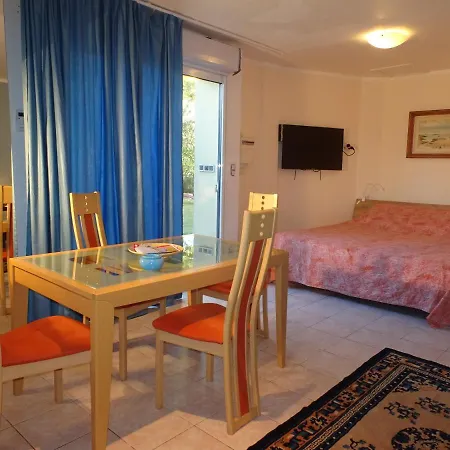 Domaine Du Petit Tournebelle Apartment Gruissan