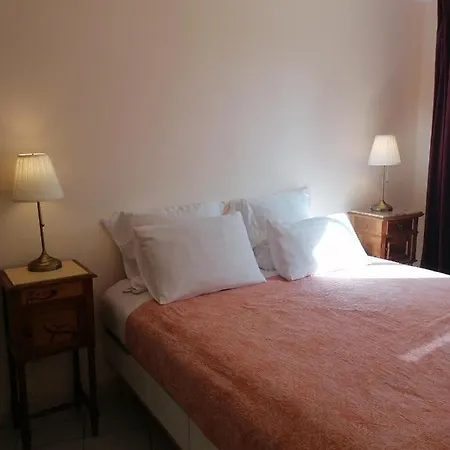 Domaine Du Petit Tournebelle アパート *