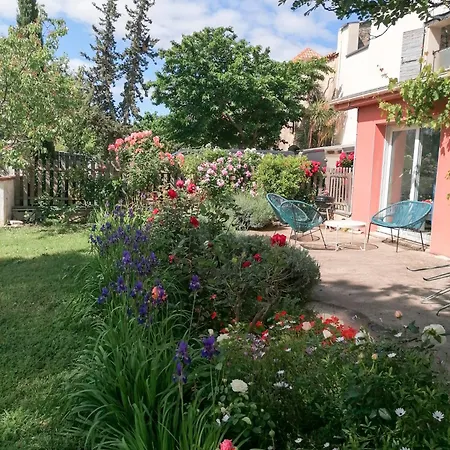 Domaine Du Petit Tournebelle アパート