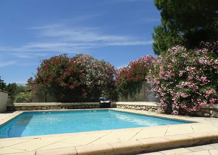 Domaine Du Petit Tournebelle דירה