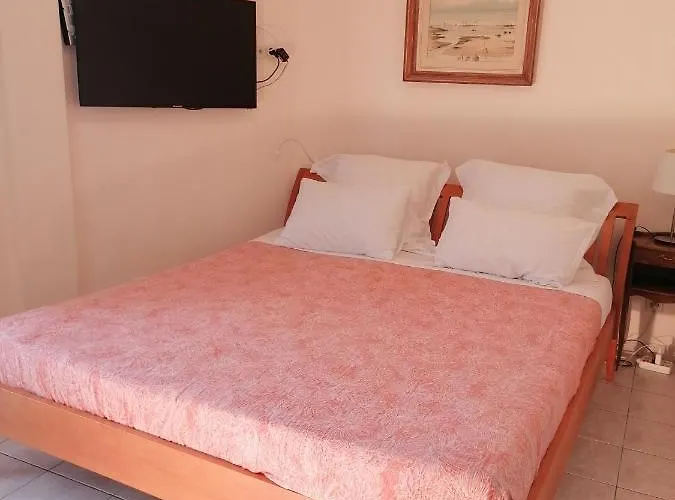 Domaine Du Petit Tournebelle גרואיסאן